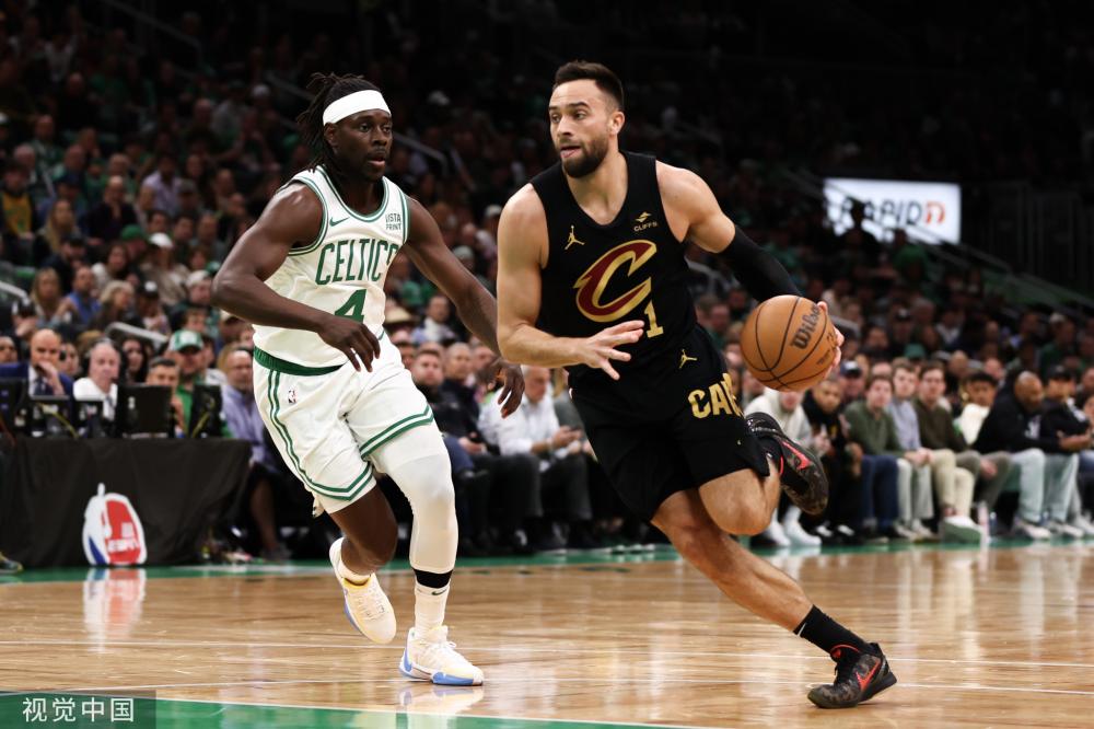 对方防线的 对方防线的